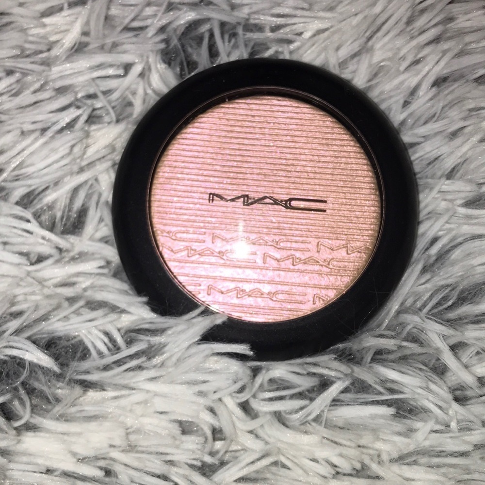 MAC Cosmetics extra dimension skinfinish -show gold - Picture 3 of 8